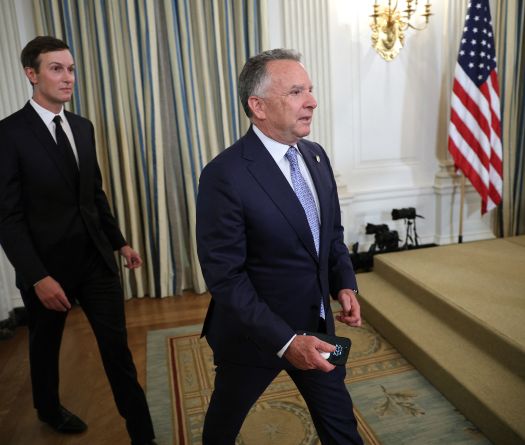 Iran: les émissaires de Trump partiront pour le Pakistan samedi 