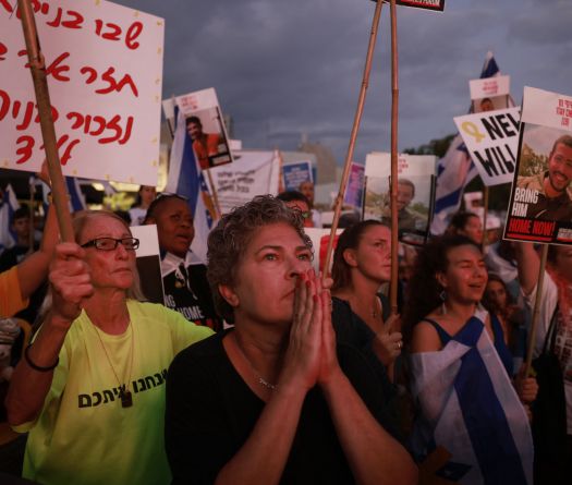 Israël attend les corps d'otages, la Turquie envoie des équipes de recherche