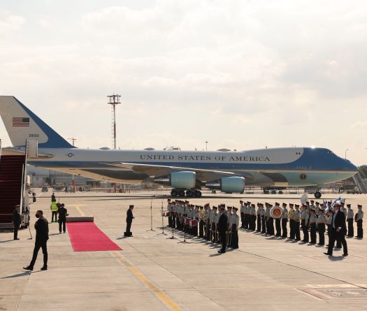 Donald Trump arrive en Israël alors que les premiers otages sont libérés