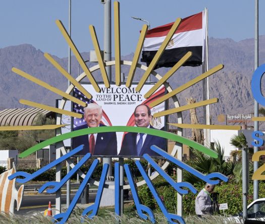 Sommet pour la paix à Gaza: Trump et Sissi coprésident à Charm el-Cheikh, sans Netanyahou ni le Hamas
