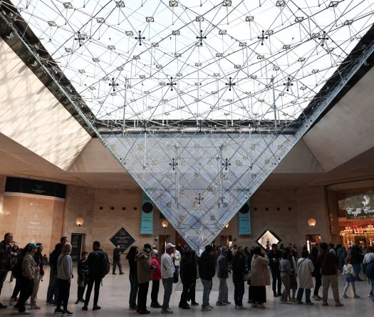 La tribune des musées face au vol des joyaux de la Couronne