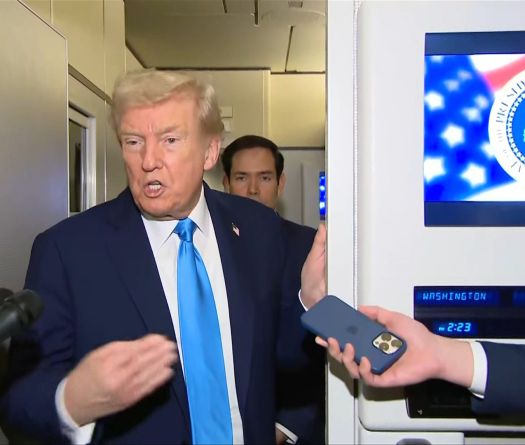 Courroucé par une pub, Trump accroit de 10% les droits de douane sur le Canada