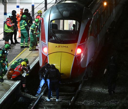 Au moins dix blessés dont neuf graves dans une attaque à l'arme blanche dans un train en Angleterre