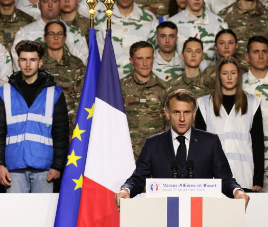Macron rétablit un «service national» militaire volontaire de dix mois