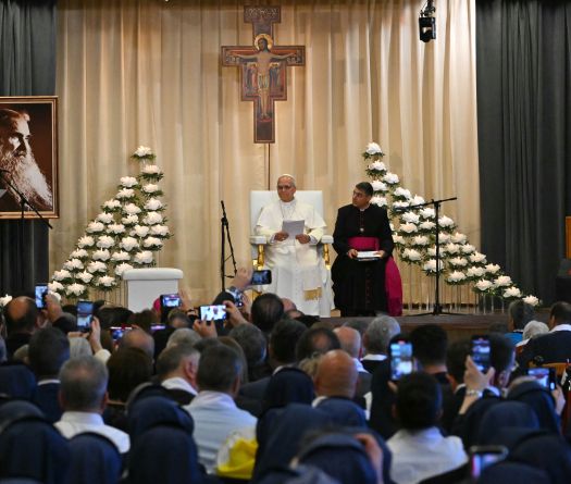 Le Pape Léon XIV salue le dévouement des Sœurs de la Croix à Jal el-Dib