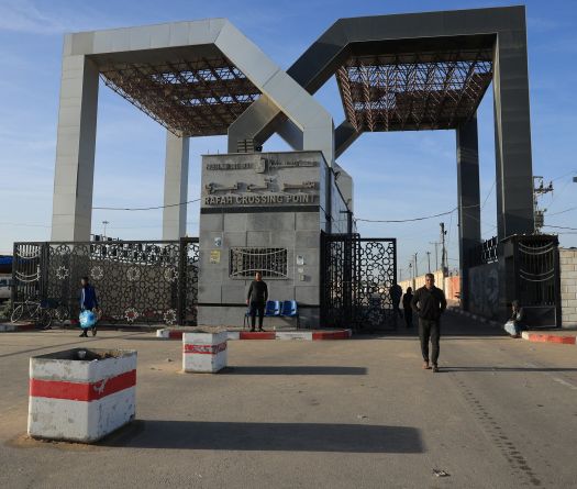 Israël annonce la prochaine sortie d'habitants de Gaza par l'Égypte, Le Caire dément