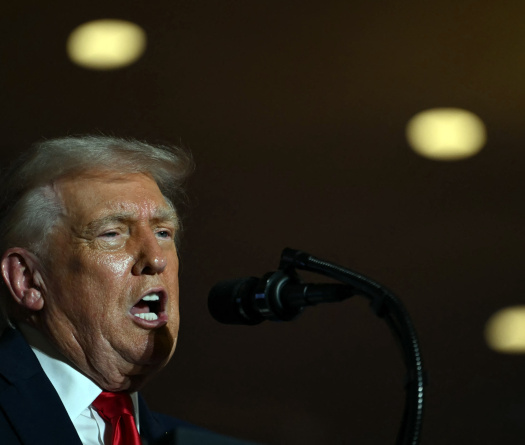 Trump «extrêmement frustré» par l'Ukraine et la Russie, veut «des actes» pour la paix