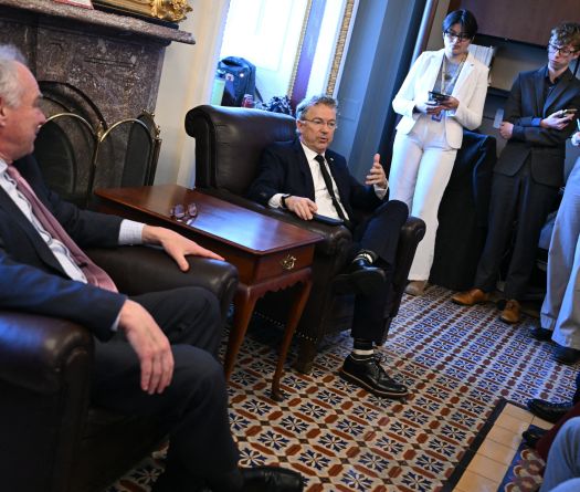 Des sénateurs républicains rejoignent les démocrates pour limiter les pouvoirs militaires de Trump au Venezuela