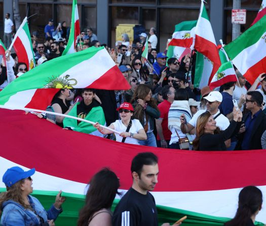 Le pouvoir iranien se dit prêt à la guerre, après des menaces de Trump