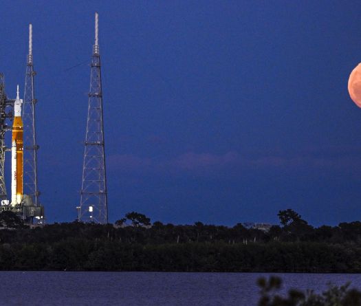 SpaceX change de cap et mise désormais sur la Lune avant Mars
