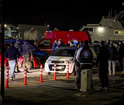 Grèce: Au moins 15 migrants tués dans la collision de leur embarcation avec un bateau des gardes-côtes