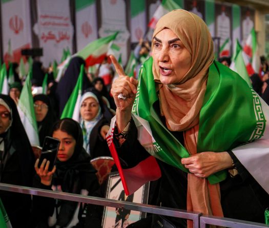 Iran: hommages aux victimes de la répression et slogans contre le pouvoir dans plusieurs villes