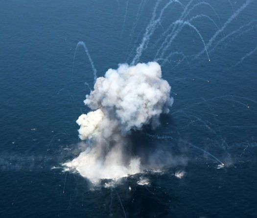 L'Iran exclut de rouvrir le détroit d'Ormuz, où il a saisi deux navires