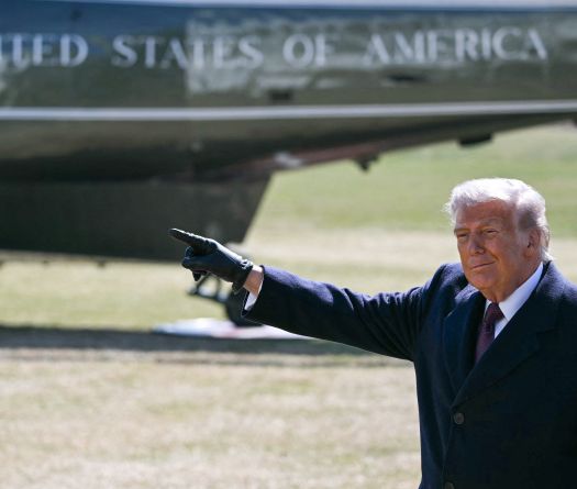 Menaces, négociations, frappes: l’escalade de Trump contre Téhéran