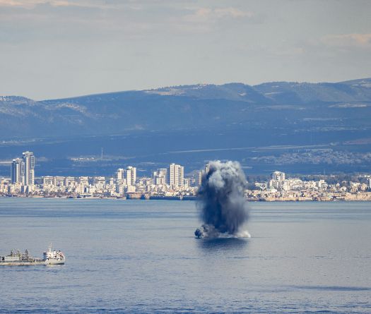 Frappes israélo-américaines contre l'Iran, qui riposte par des salves de missiles dans la région