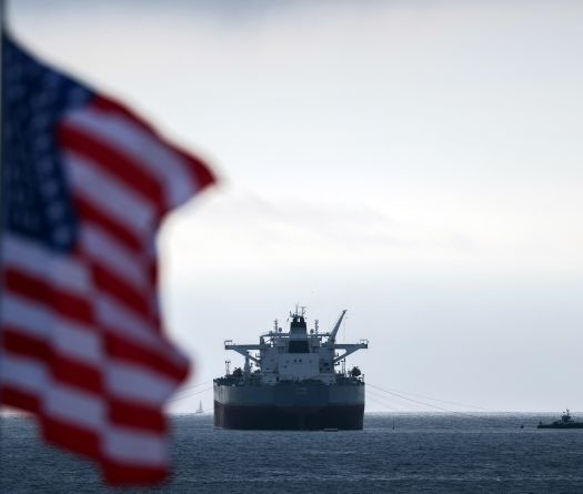 Les États-Unis pourraient lever les sanctions sur le pétrole iranien stocké sur des navires 