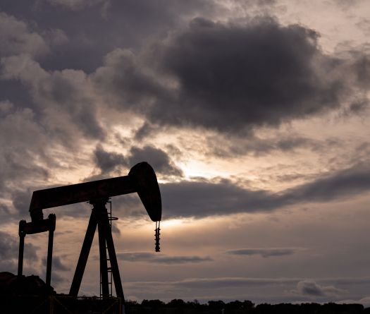 Les hydrocarbures s'envolent après des attaques contre des sites énergétiques du Golfe