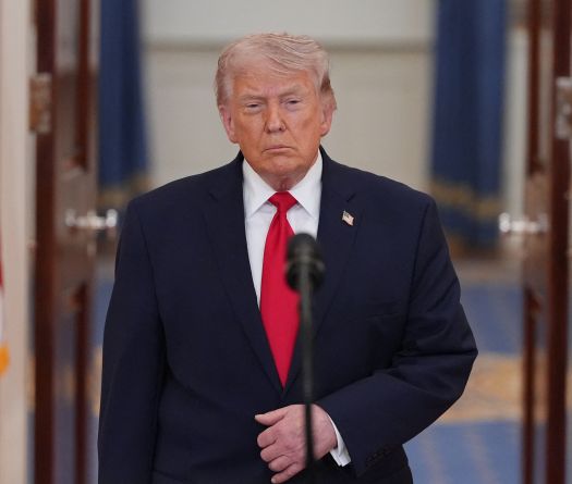 Trump menace l'Iran après le sauvetage d'un aviateur américain