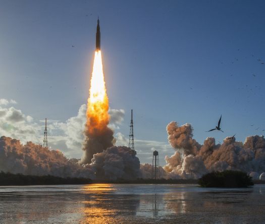 Quatre astronautes sont partis vers la Lune pour la première fois depuis un demi-siècle