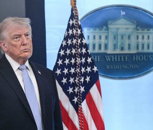 Trump dit que l'Iran «tout entier» pourrait être «détruit» mardi soir 