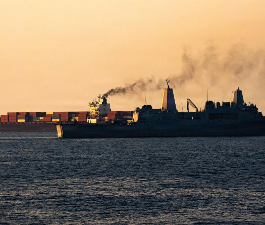 L'Iran saisit deux navires dans le détroit d'Ormuz, Washington minimise