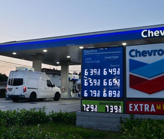 Pétrole&nbsp;: le baril se stabilise au-dessus des 110 dollars
