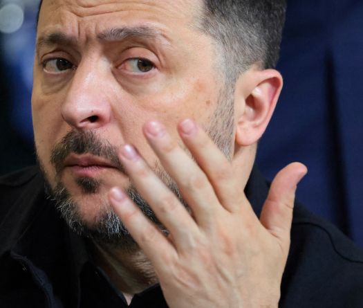 Zelensky attendu à la Maison Blanche pour décrocher le soutien de Trump