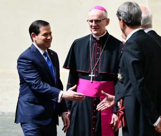 Rubio en émissaire au Vatican pour apaiser les tensions avec le pape