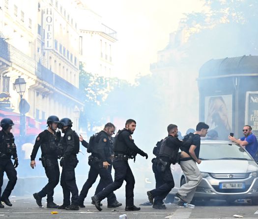 Triomphe pour le PSG, mais (encore) des débordements en France