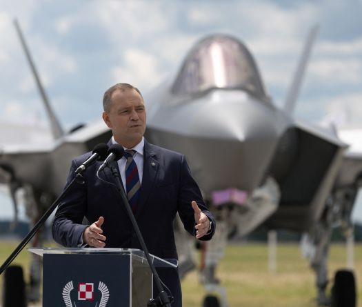 Tensions entre Varsovie et Kiev: des responsables ukrainiens rendent leurs médailles à la Pologne
