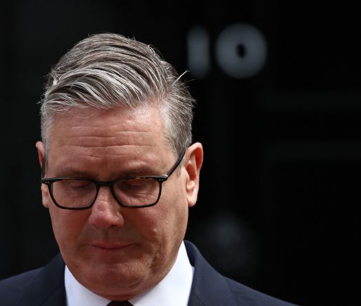 Keir Starmer démissionne, Andy Burnham favori pour lui succéder