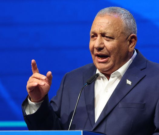 Israël: l'ancien chef de l'armée Gadi Eizenkot, concurrent de Netanyahou, lance sa campagne électorale