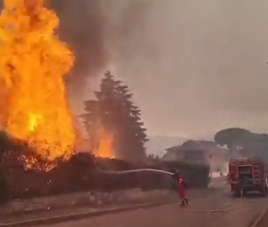 Espagne: des feux difficiles à contrôler à moins de 100 km de la capitale