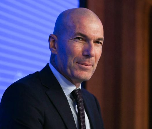 Zinédine Zidane nommé sélectionneur de l'équipe de France 