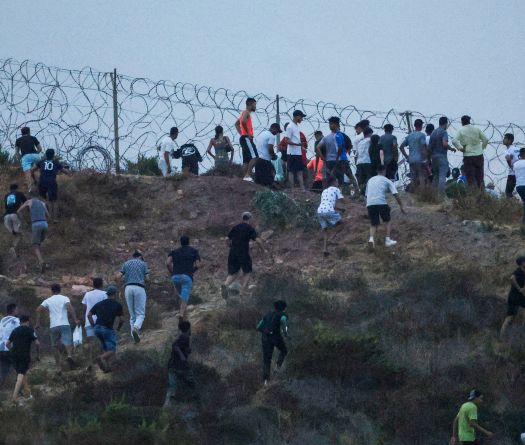 Au Maroc, des milliers de personnes rassemblées près de la frontière avec Ceuta