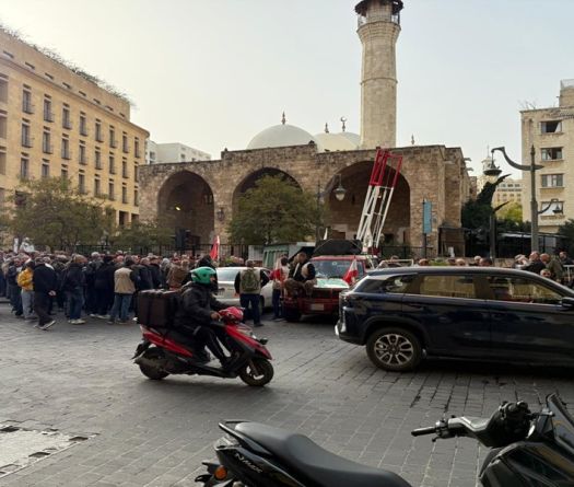 Les militaires retraités manifestent alors que le Parlement débute l’examen du budget 2026