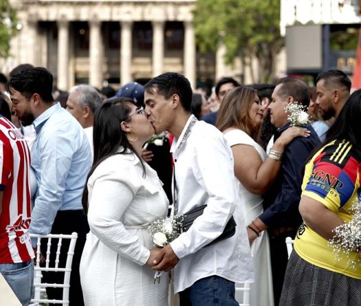 Au Mexique, un mariage de masse sous les couleurs du foot 