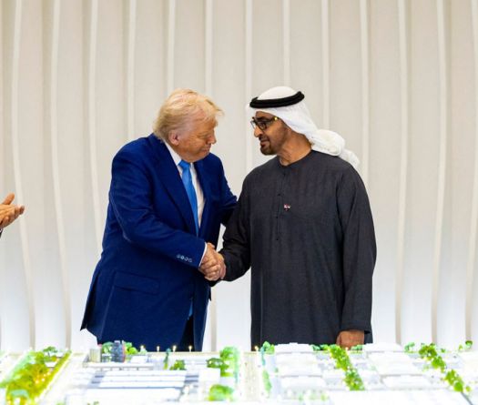 Donald Trump conclut sa tournée dans le Golfe aux Émirats