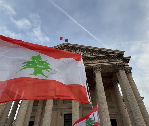 Les Libanais de Paris se rassemblent devant le Panthéon