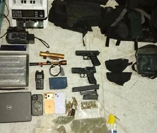 Baalbeck: l’armée interpelle deux suspects en possession de drogues et armes