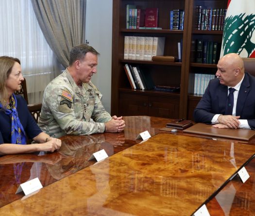 Visite du chef du Centcom à Beyrouth: les États-Unis affichent leur soutien à l’armée libanaise