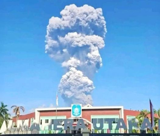 Éruption volcanique en Indonésie: réouverture de l'aéroport international de Jakarta