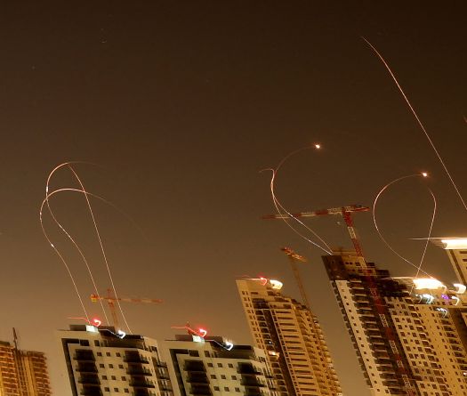 Missiles iraniens: six blessés à Tel-Aviv, plusieurs impacts