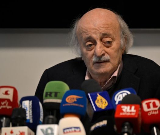 Joumblatt met en garde contre les “complots israéliens” et prévoit de se rendre à Damas