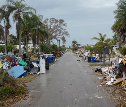 La Floride sur le qui-vive avant l'arrivée de l'ouragan Milton repassé en catégorie maximale