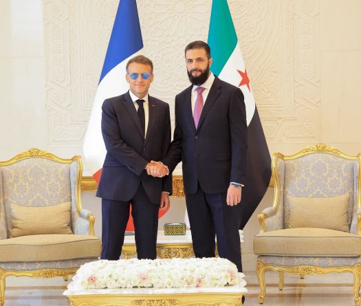 Attentats à la bombe: Emmanuel Macron sain et sauf, sa visite se poursuit