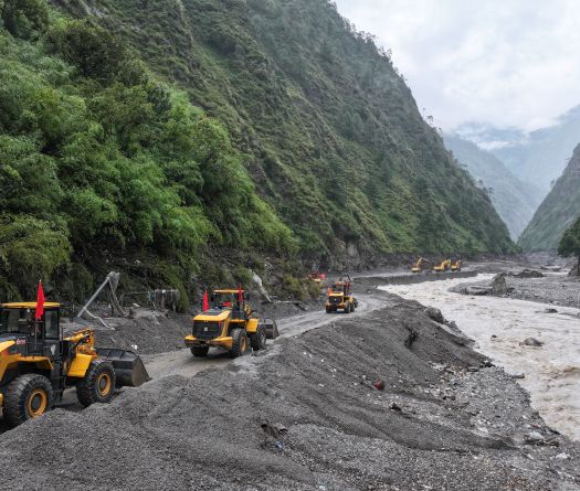 Népal: alerte aux inondations après la rupture d'un lac au Tibet