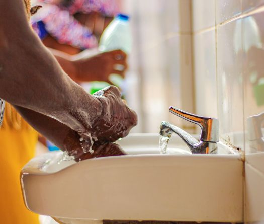 Seulement 40% des établissements de santé dans le monde équipés de sanitaires, selon l'ONU