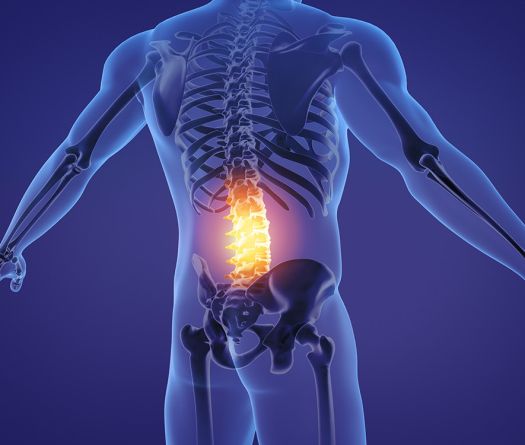  Réparer la colonne sans ouvrir le corps : le pari de la robotique chirurgicale