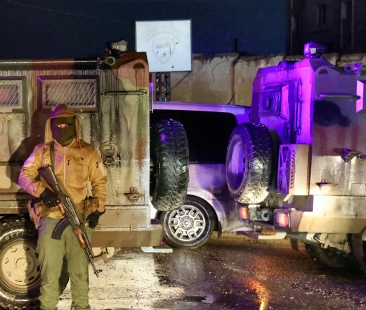 Les forces kurdes quittent une prison du nord de la Syrie après un accord avec Damas